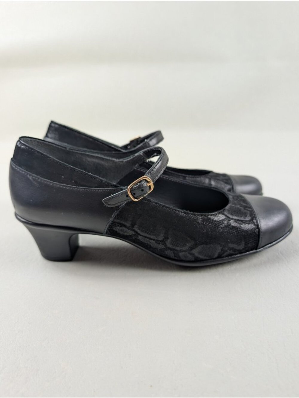 SAS Isabel Mary Jane Heel Women 8 N Buckle Strap Snakeprint Cap Toe Comfort Pump
